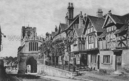 Leicester's Hospital and West Gate, Warwick, Warwickshire. c.1920.